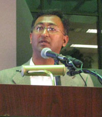 Sayeed Choudhury speaking at the Library